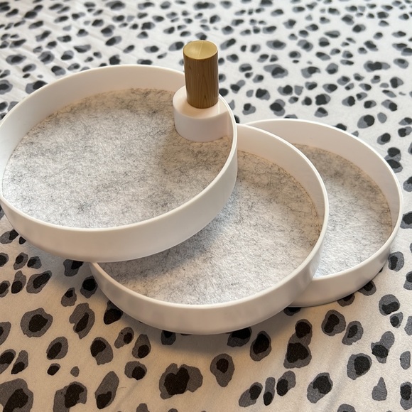 The 2 bandits tiered catchall tray - Picture 3 of 4